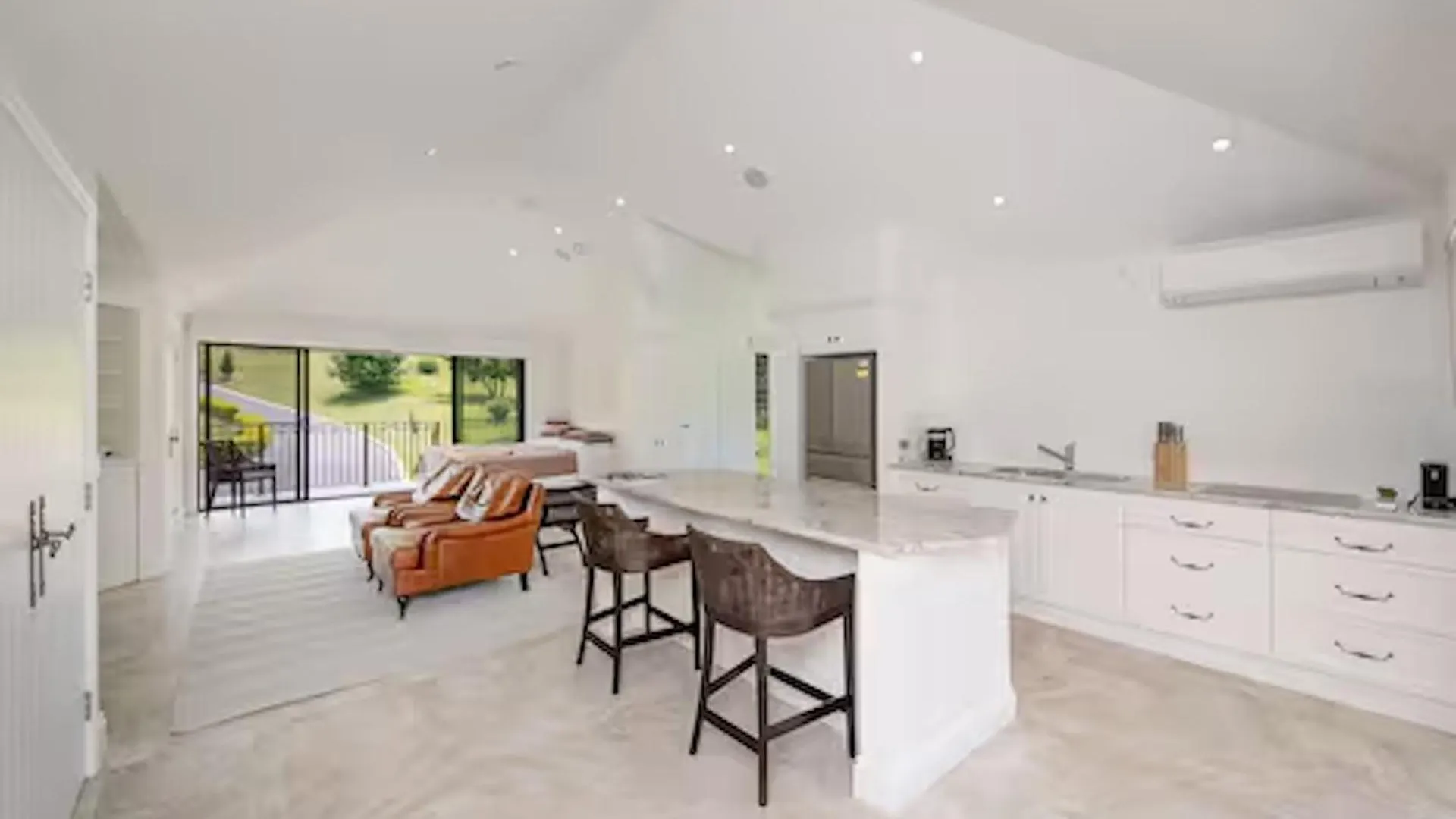 Maleny Chateau Pool Country Experience, Creek, Gym Balmoral Ridge