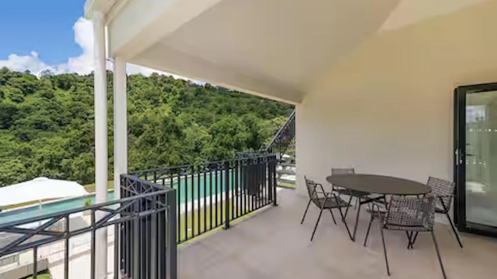 Maleny Chateau Pool Country Experience, Creek, Gym Balmoral Ridge