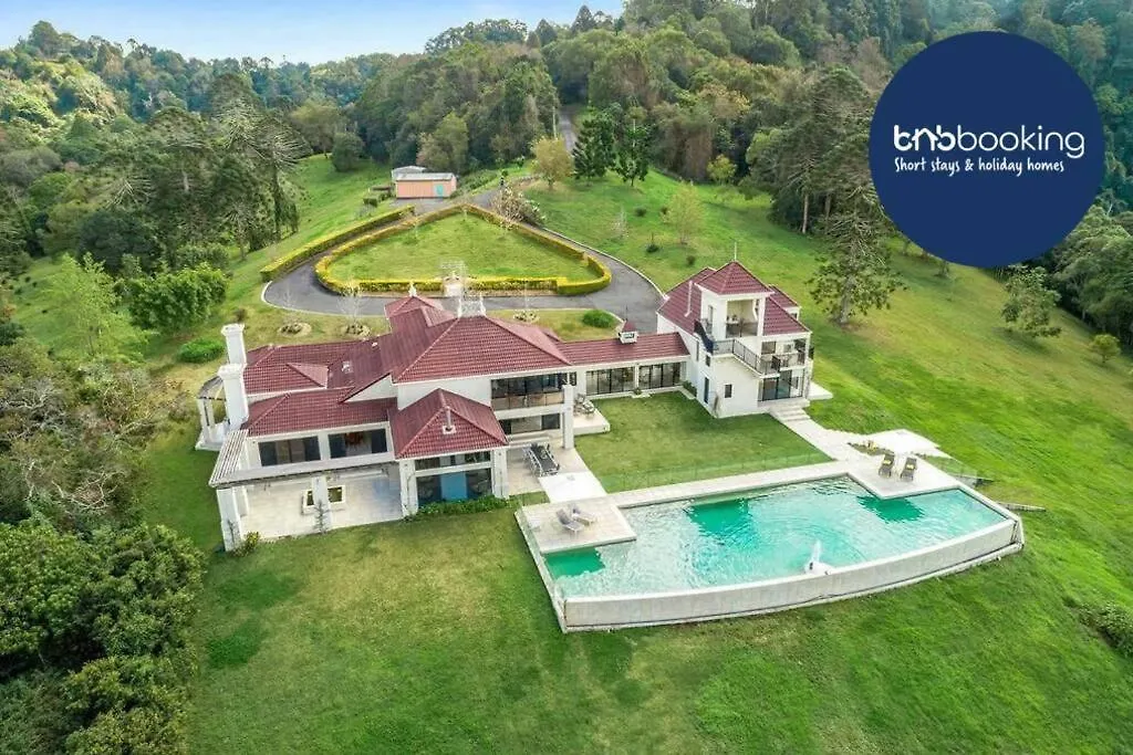 Holiday home Maleny Chateau 5 Bed , Pool, Country Experience, Creek, Gym Balmoral Ridge