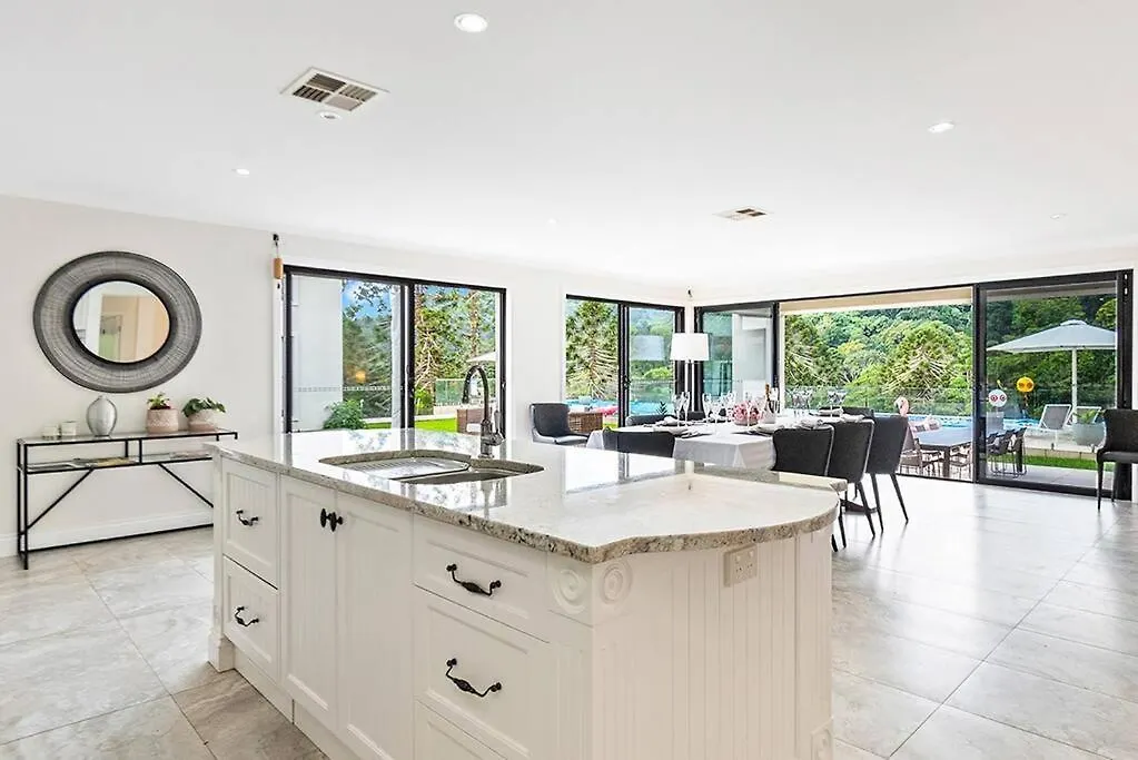 Maleny Chateau 5 Bed , Pool, Country Experience, Creek, Gym Balmoral Ridge Holiday home