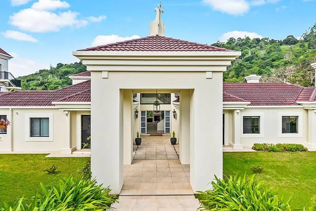 Holiday home Maleny Chateau 5 Bed , Pool, Country Experience, Creek, Gym Balmoral Ridge Australia